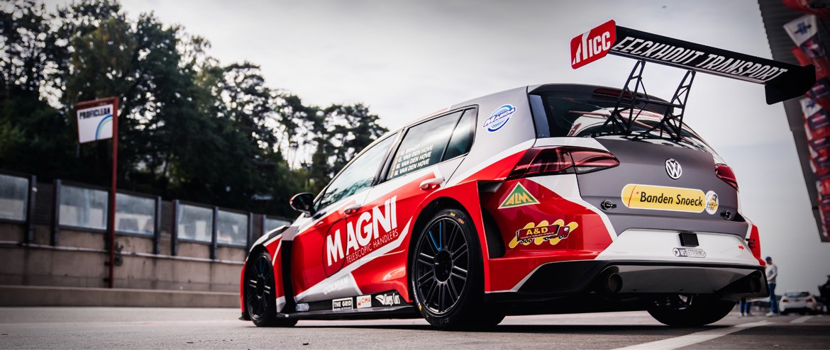 Achteraanzicht van de nieuwe GTE Racing Golf GTI TCR